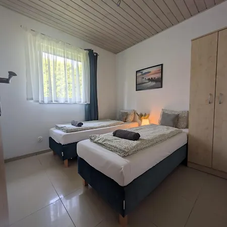 Tatil Evi Nad Zalewem Dziwnówek